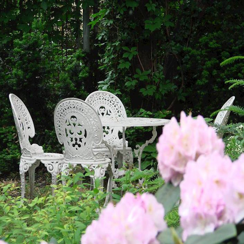 Zestaw mebli ogrodowych żeliwnych duży stół 75cm + 4 krzesła